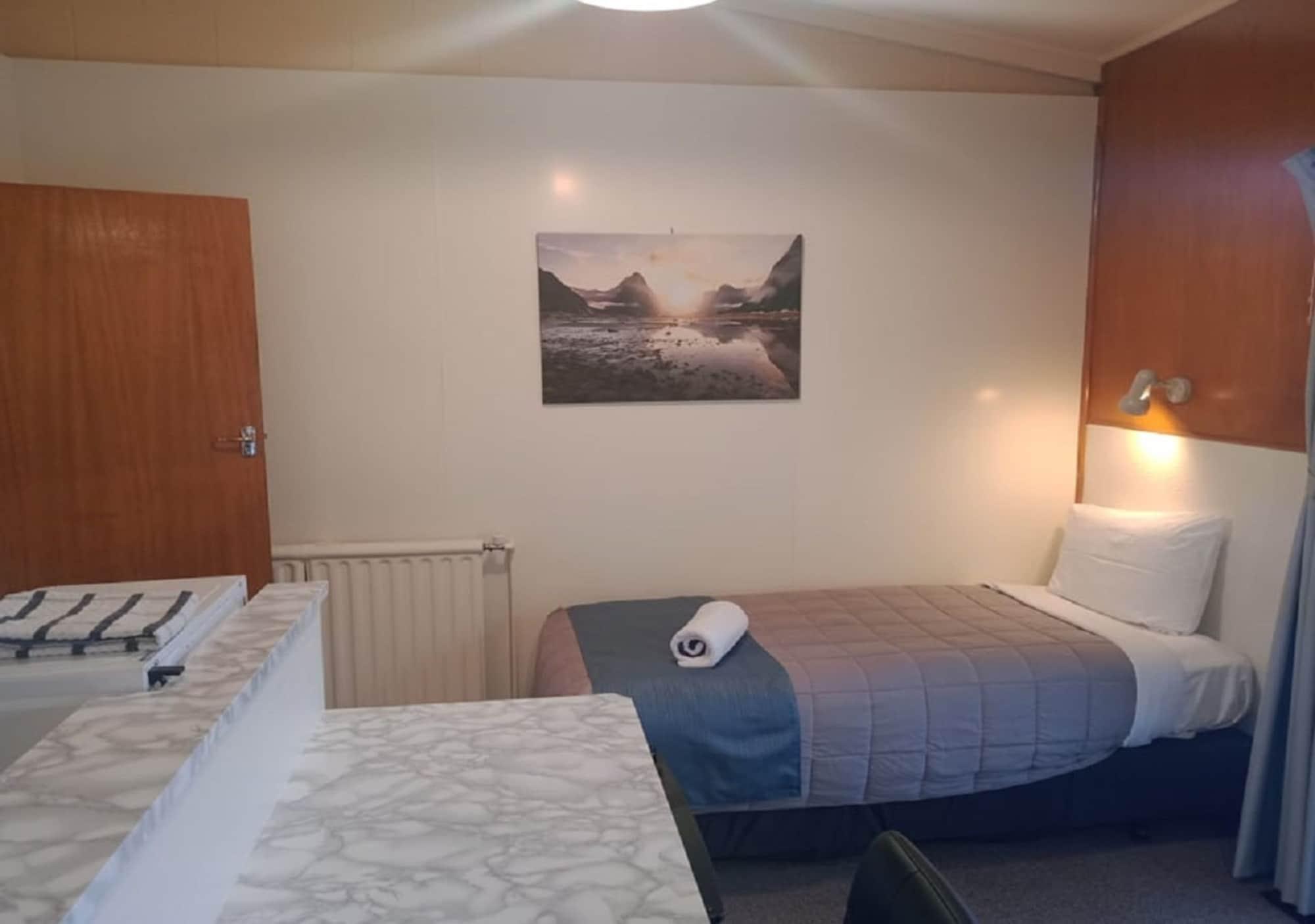 Alpine View Motel Te Anau Dış mekan fotoğraf