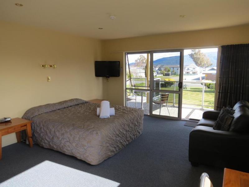 Alpine View Motel Te Anau Dış mekan fotoğraf