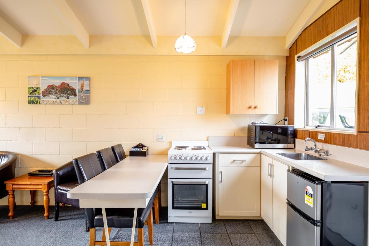 Alpine View Motel Te Anau Dış mekan fotoğraf